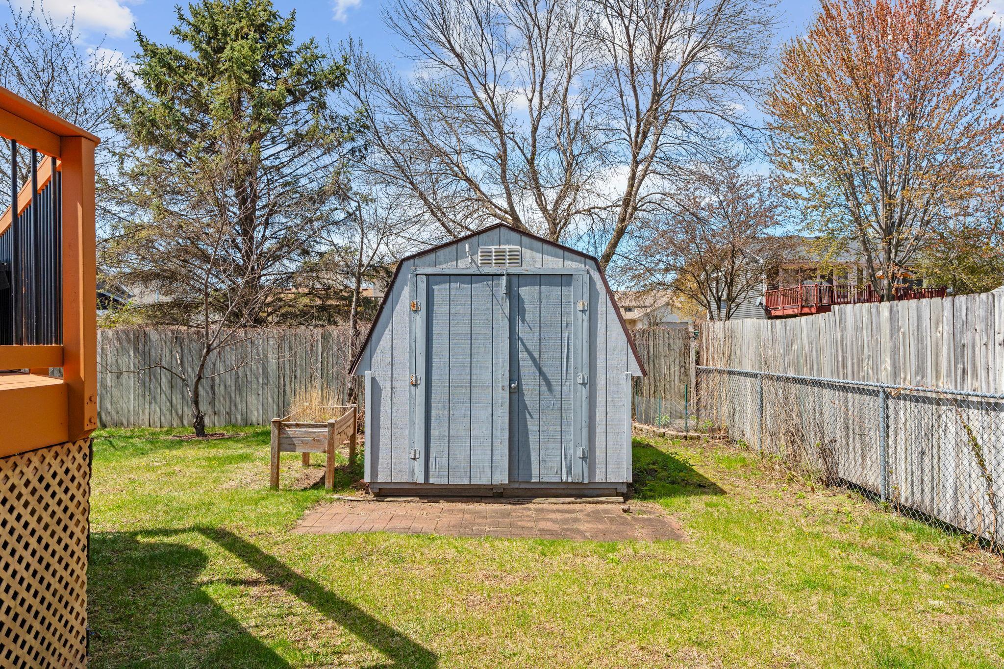 9-web-or-mls-3411 E Mineral Pond Blvd Exteriors-9.jpg