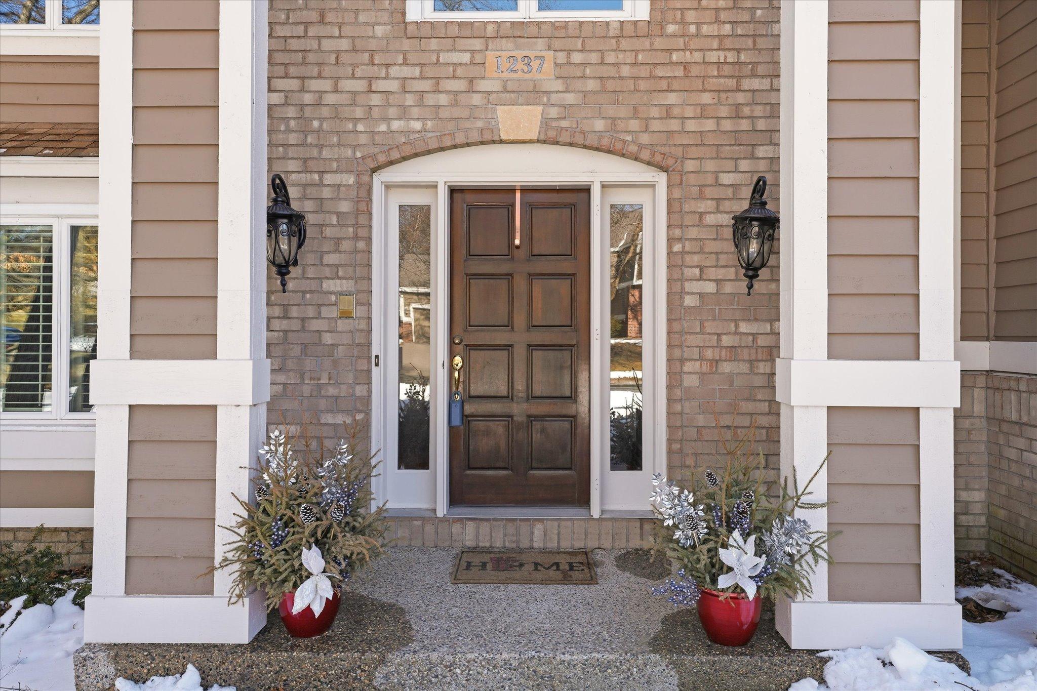 04-1237 Summit Oaks Dr [2819842]- 004.jpg