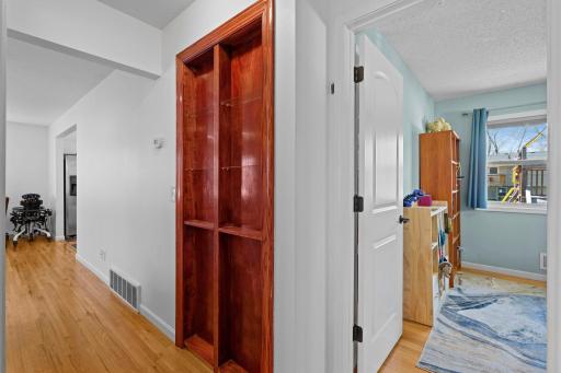 5825 Ensign Avenue N, Minneapolis, MN 55428