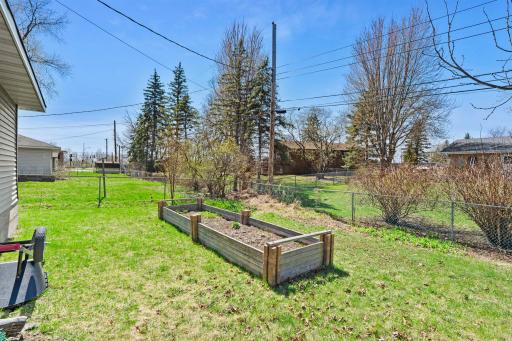 5825 Ensign Avenue N, Minneapolis, MN 55428