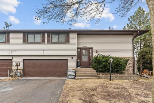 6558 Upper 35th Street N, Oakdale, MN 55128