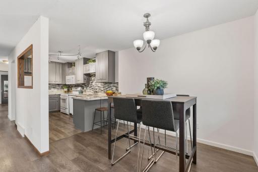 19-web-or-mls-6558 Upper 35th St N-19.jpg