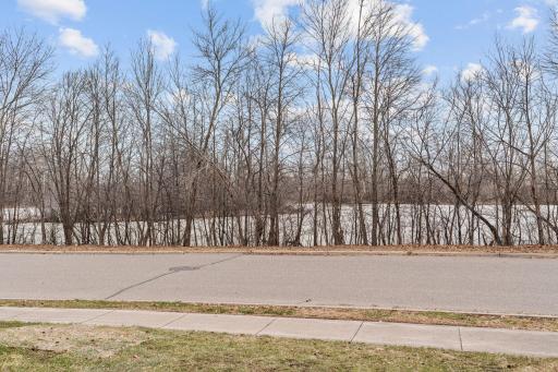 11-web-or-mls-6558 Upper 35th St N-11.jpg