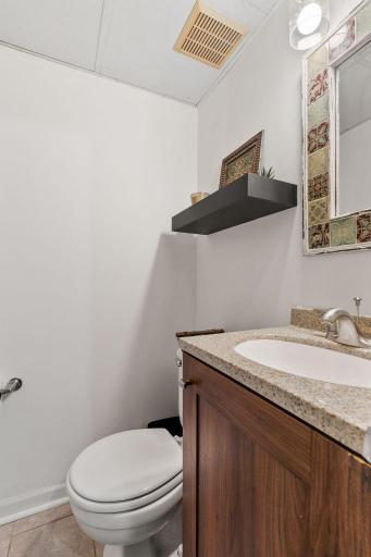 25-web-or-mls-6558 Upper 35th St N-25.jpg