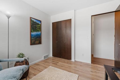33-web-or-mls-6558 Upper 35th St N-33.jpg