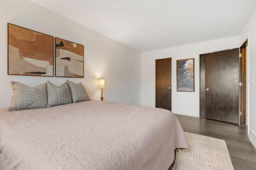 29-web-or-mls-6558 Upper 35th St N-29.jpg