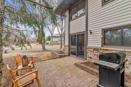 6558 Upper 35th Street N, Oakdale, MN 55128