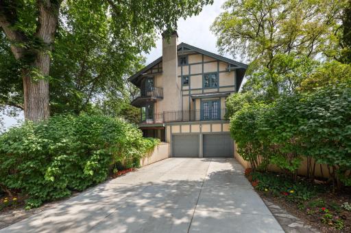2617 Dean Parkway, Minneapolis, MN 55416