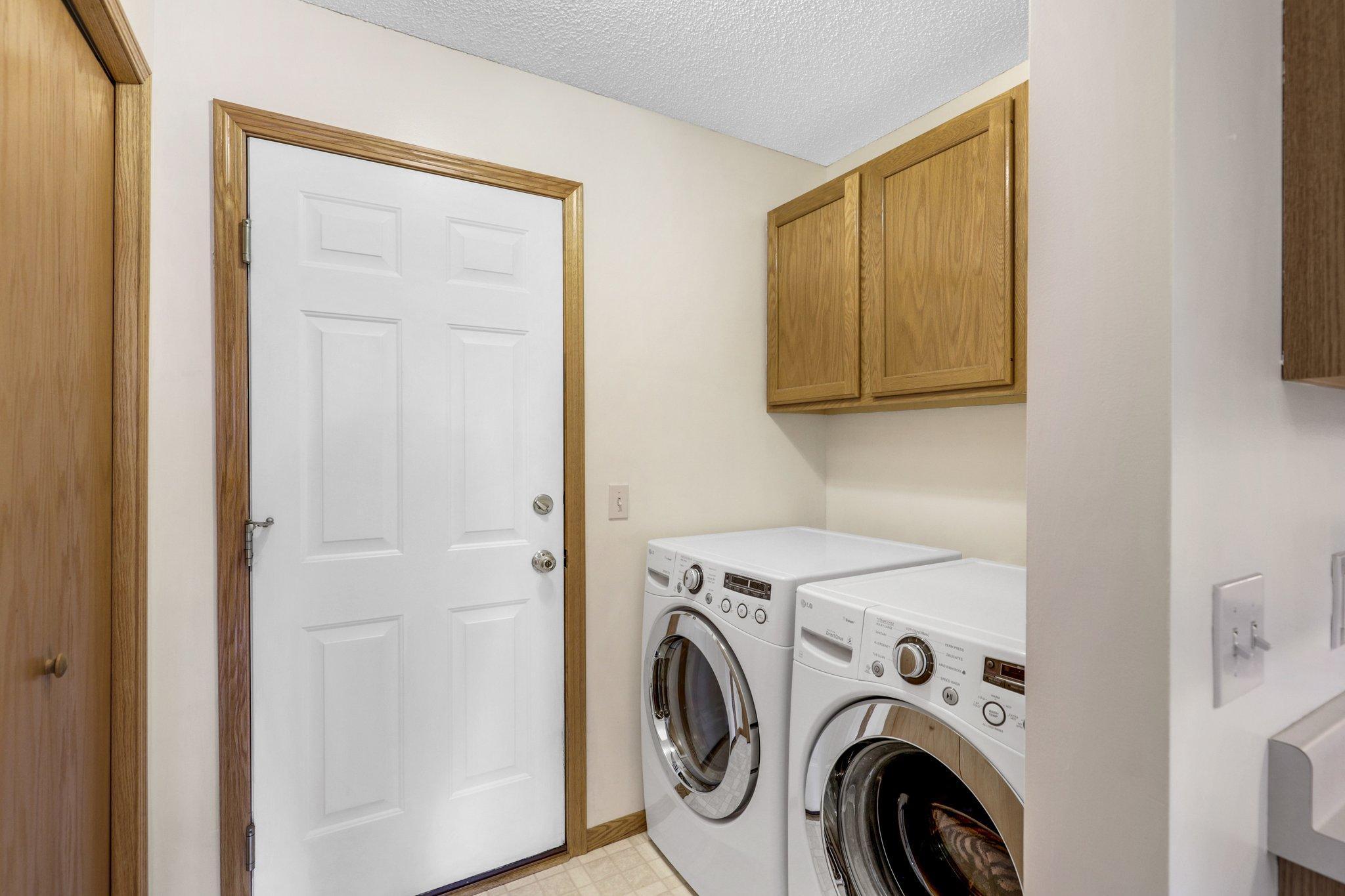 Main floor washer & dryer