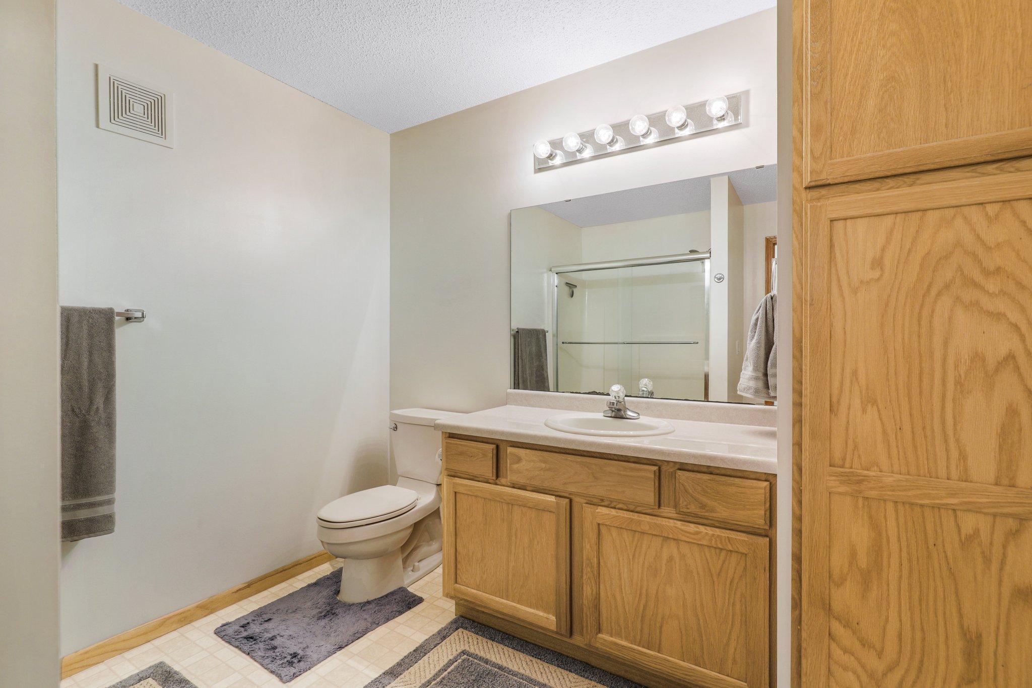 Main floor full bath