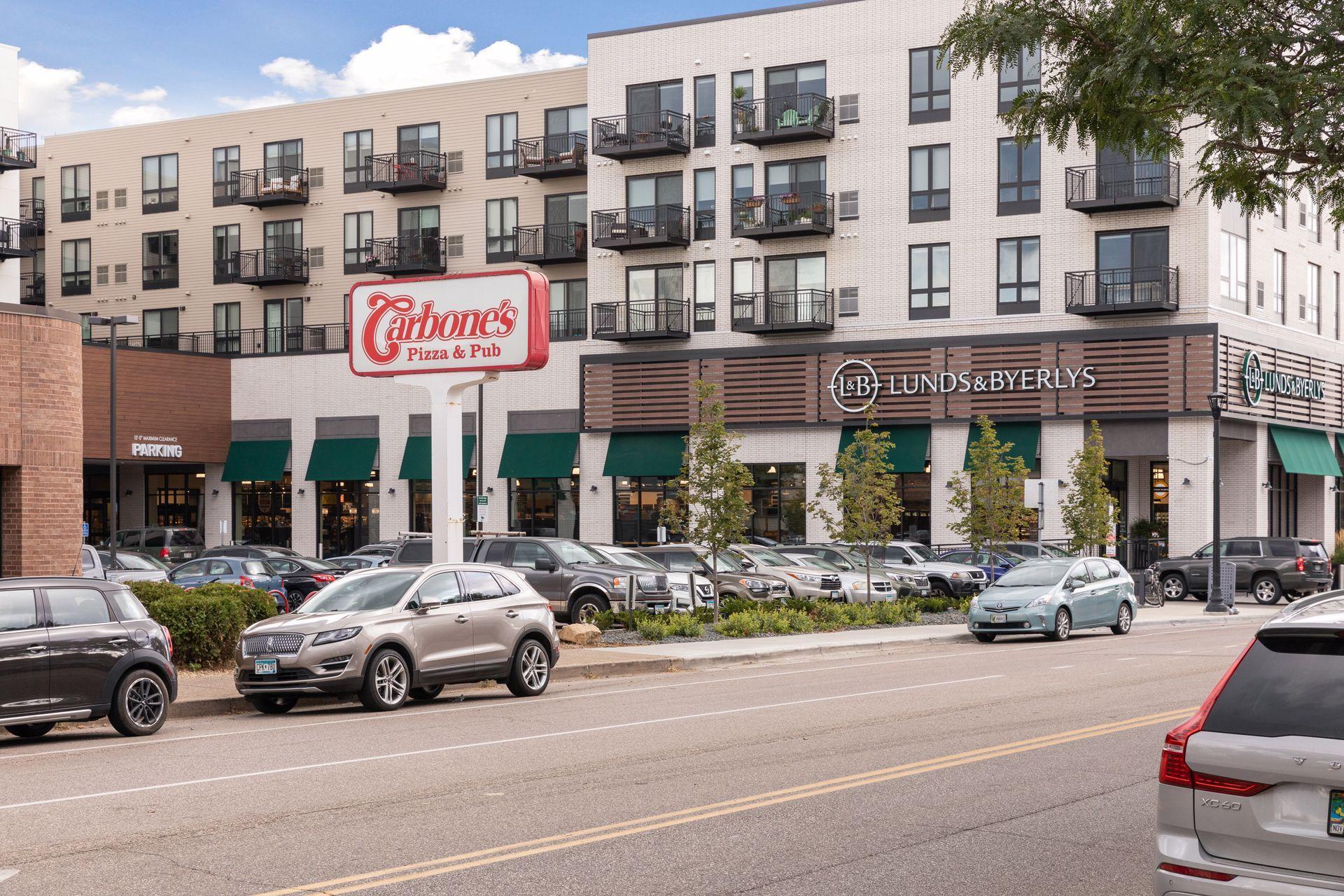 Blocks from Lunds & Byerly's for groceries, and Carbone's Pizza & Pub, on Cedar Ave and Minnehaha Parkway.