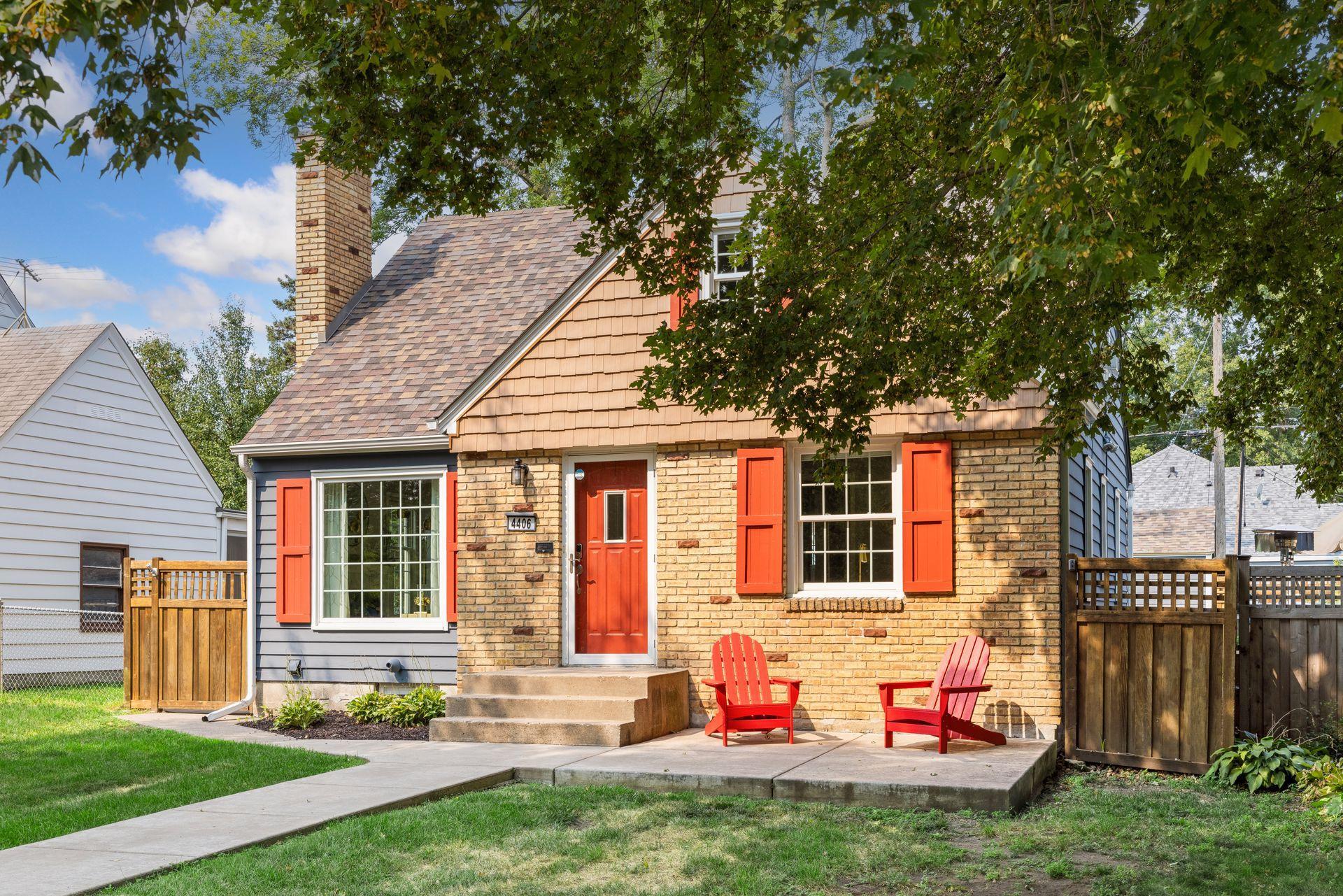 Welcome home to 4406 Longfellow!