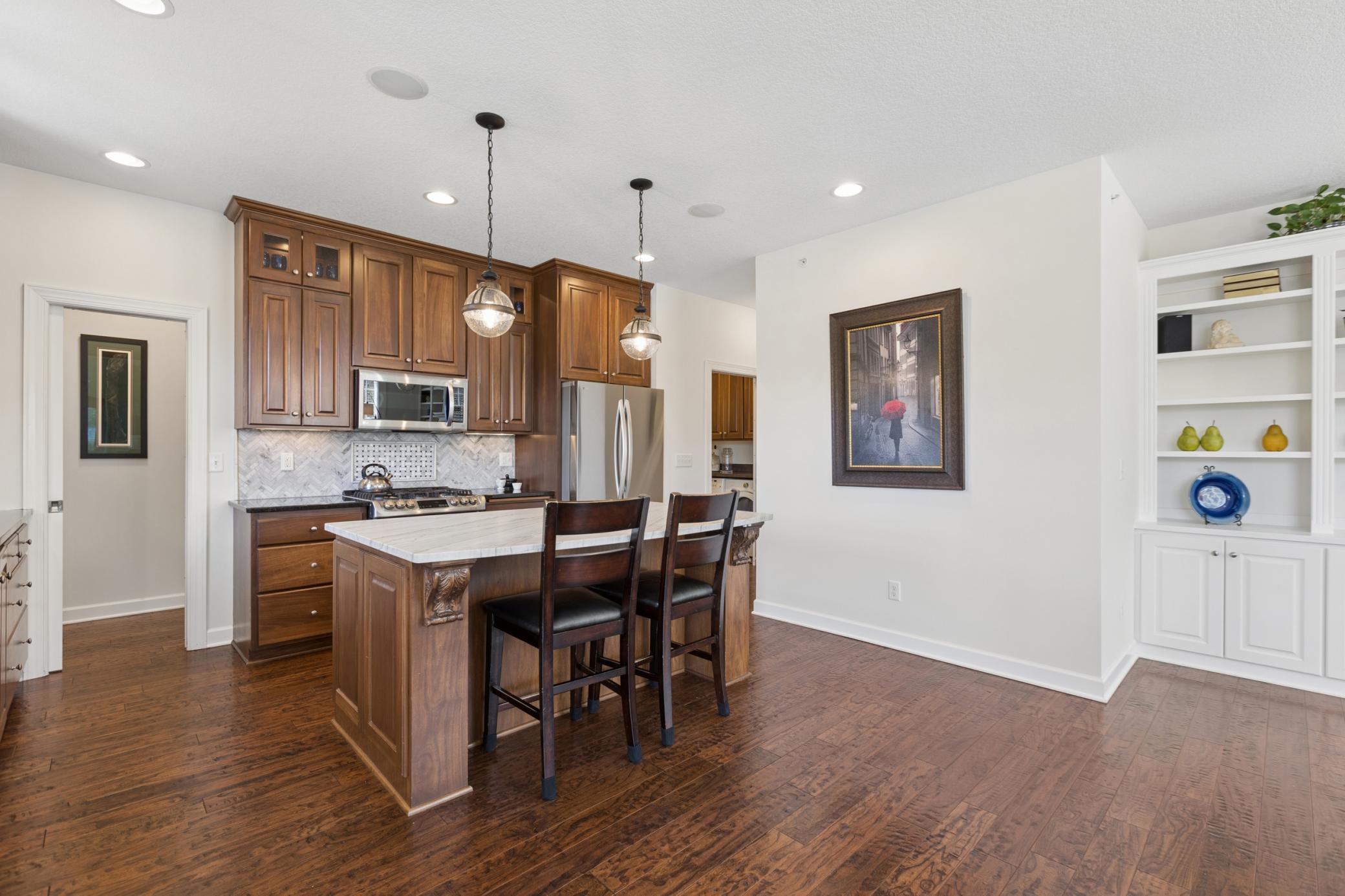 Lighted Cabinets To Ceiling