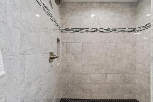 6030 Lanewood Lane N, Minneapolis, MN 55446
