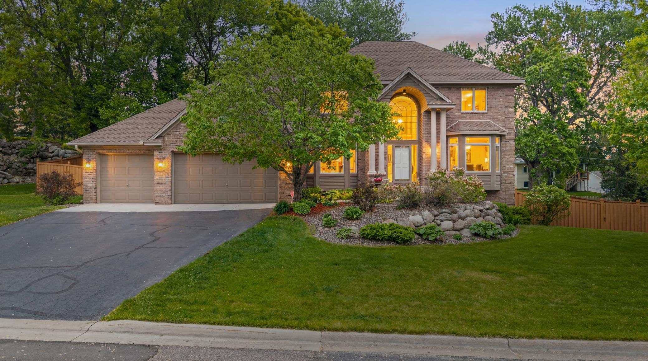Welcome to 14809 White Oak Drive. Gorgeous home in a quiet neighborhood. 4BR in the same level. 3-car garage. Main level laundry. Not a lot of car/foot traffic. Conveniently located in the border of Burnsville and Apple Valley.