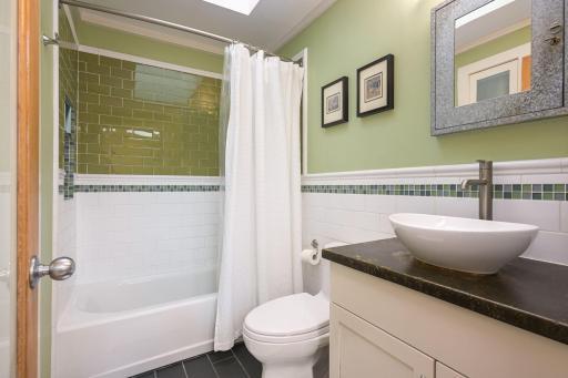 2219 22nd Avenue S, Minneapolis, MN 55404