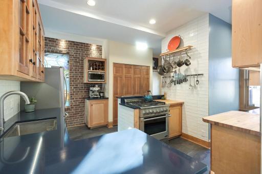 2219 22nd Avenue S, Minneapolis, MN 55404