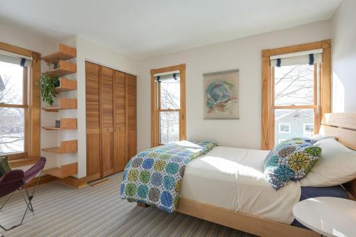 2219 22nd Avenue S, Minneapolis, MN 55404