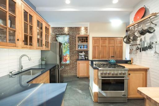 2219 22nd Avenue S, Minneapolis, MN 55404