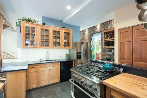 2219 22nd Avenue S, Minneapolis, MN 55404