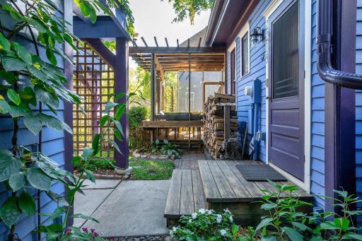 2219 22nd Avenue S, Minneapolis, MN 55404