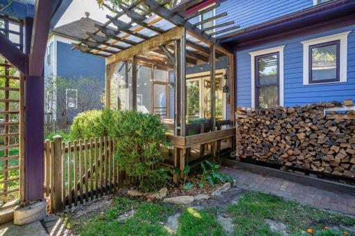 2219 22nd Avenue S, Minneapolis, MN 55404