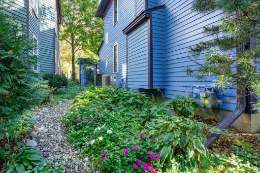 2219 22nd Avenue S, Minneapolis, MN 55404