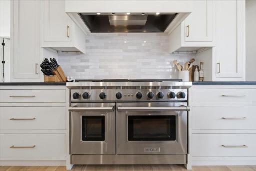 15540 52nd Place N, Minneapolis, MN 55446