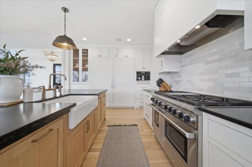 15540 52nd Place N, Minneapolis, MN 55446
