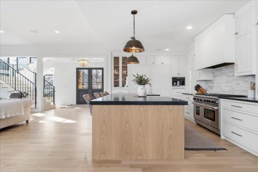 15540 52nd Place N, Minneapolis, MN 55446