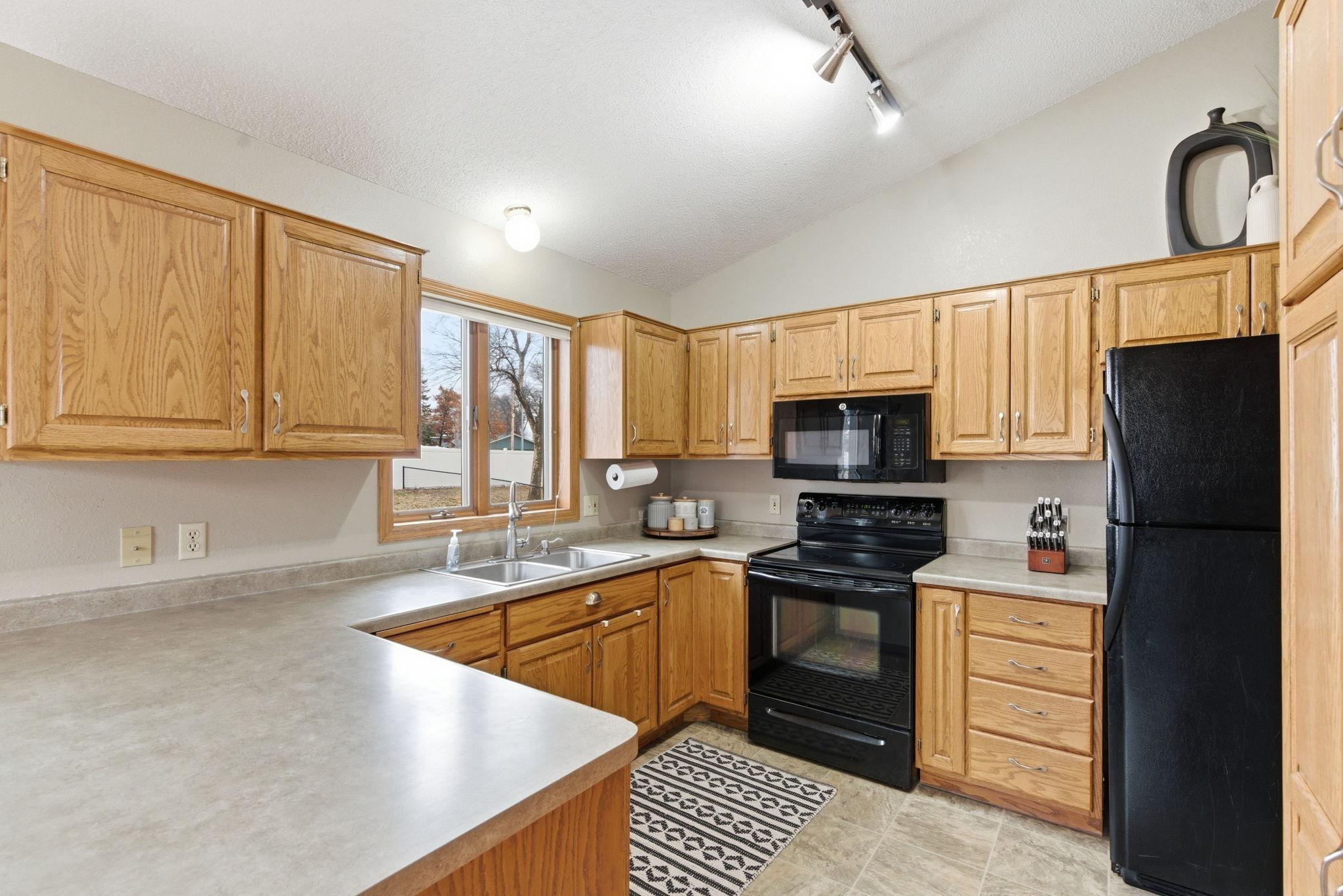 23-web-or-mls-1837 Red River Trail-23.jpg