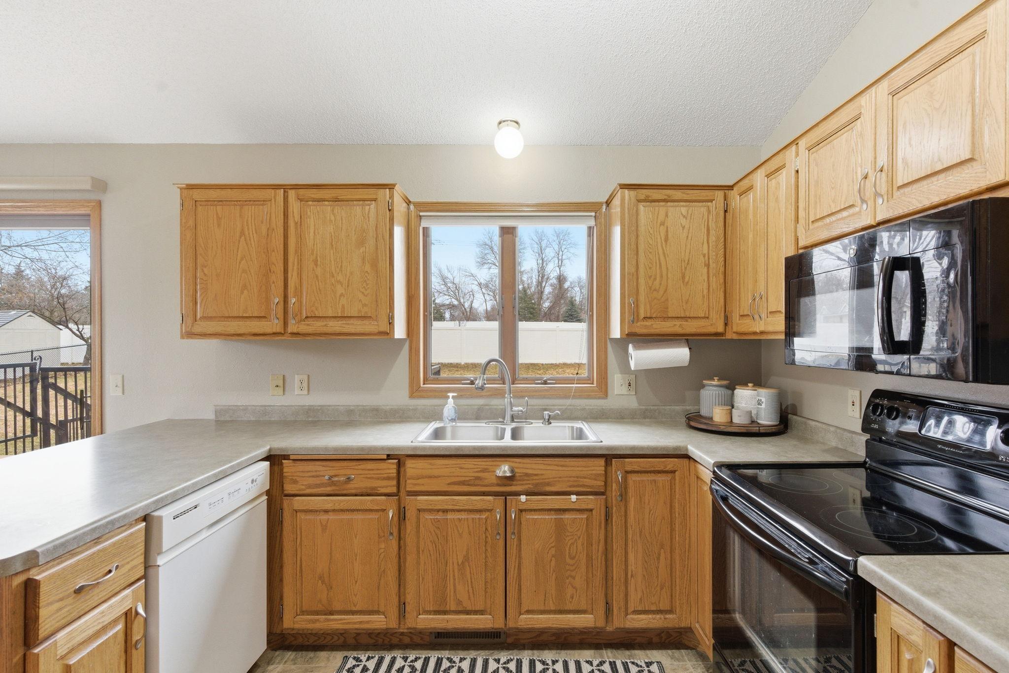 25-web-or-mls-1837 Red River Trail-25.jpg