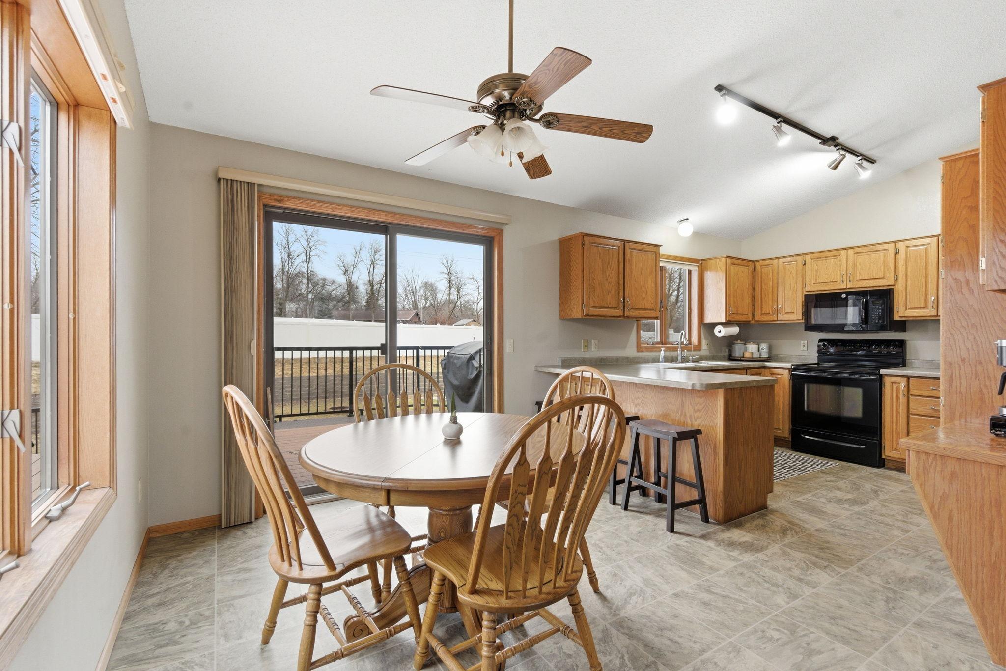 19-web-or-mls-1837 Red River Trail-19.jpg