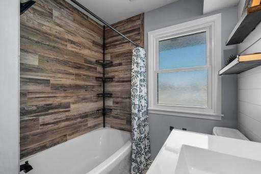 900 79th Avenue NE, Minneapolis, MN 55432
