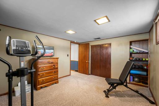900 79th Avenue NE, Minneapolis, MN 55432