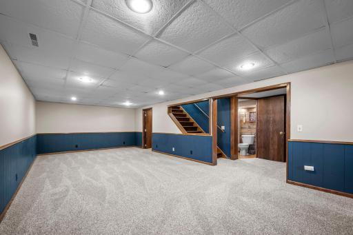 900 79th Avenue NE, Minneapolis, MN 55432