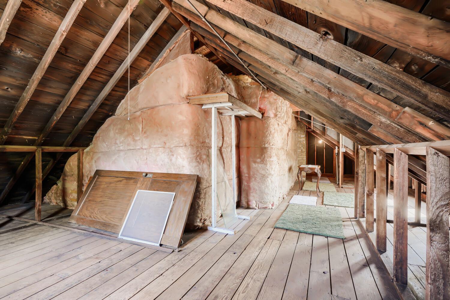 Upper level over 500 sq.ft potential!