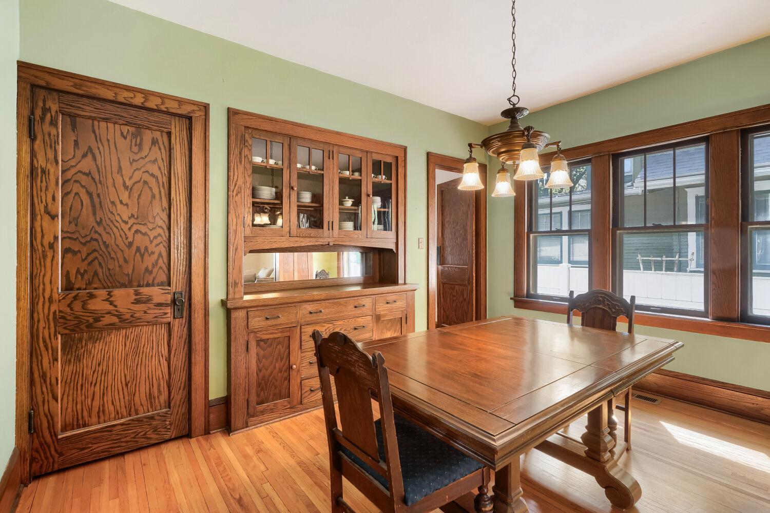 Welcome to 1236 Ashland Ave!