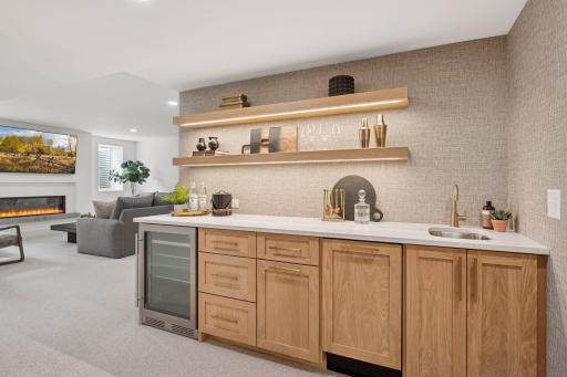 105 Walker Avenue N, Wayzata, MN 55391