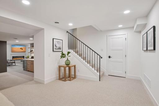 105 Walker Avenue N, Wayzata, MN 55391