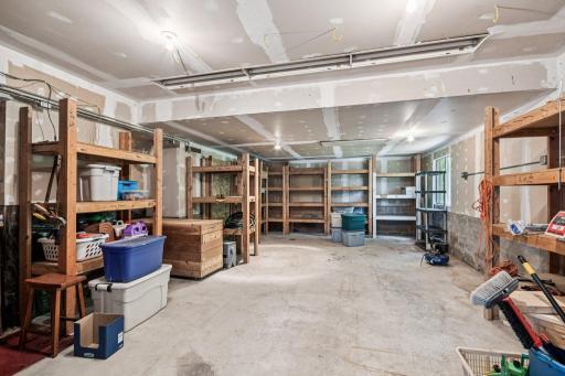 53-web-or-mls-Danbury Path-S0608-051.jpg