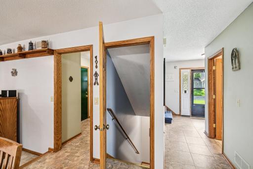 12-web-or-mls-Danbury Path-S0608-010.jpeg