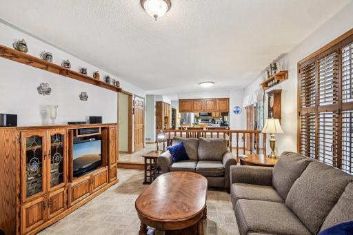 14-web-or-mls-Danbury Path-S0608-012.jpeg