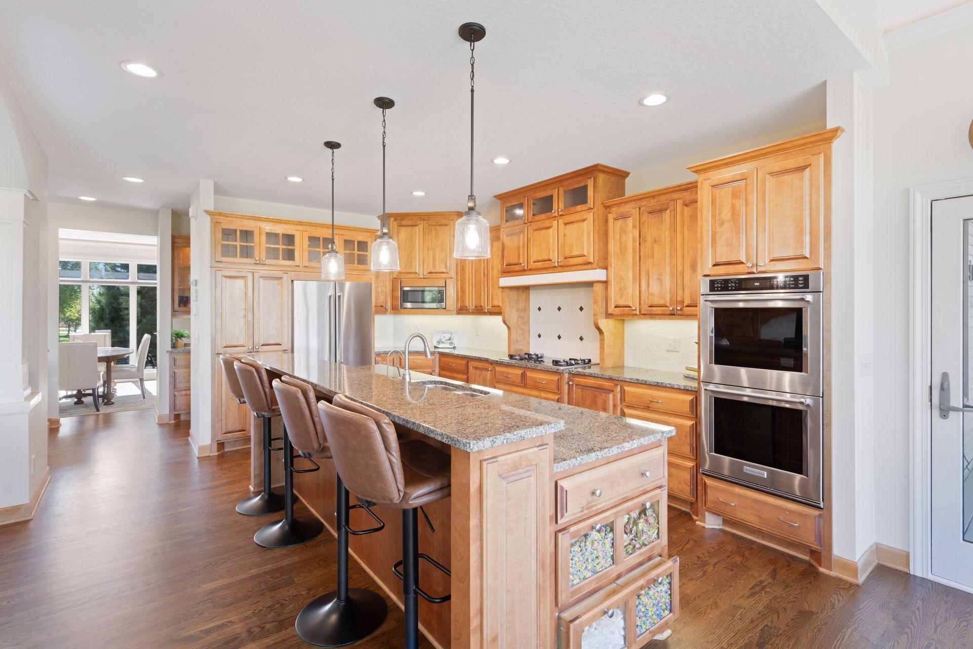 Large island and chef's kitchen