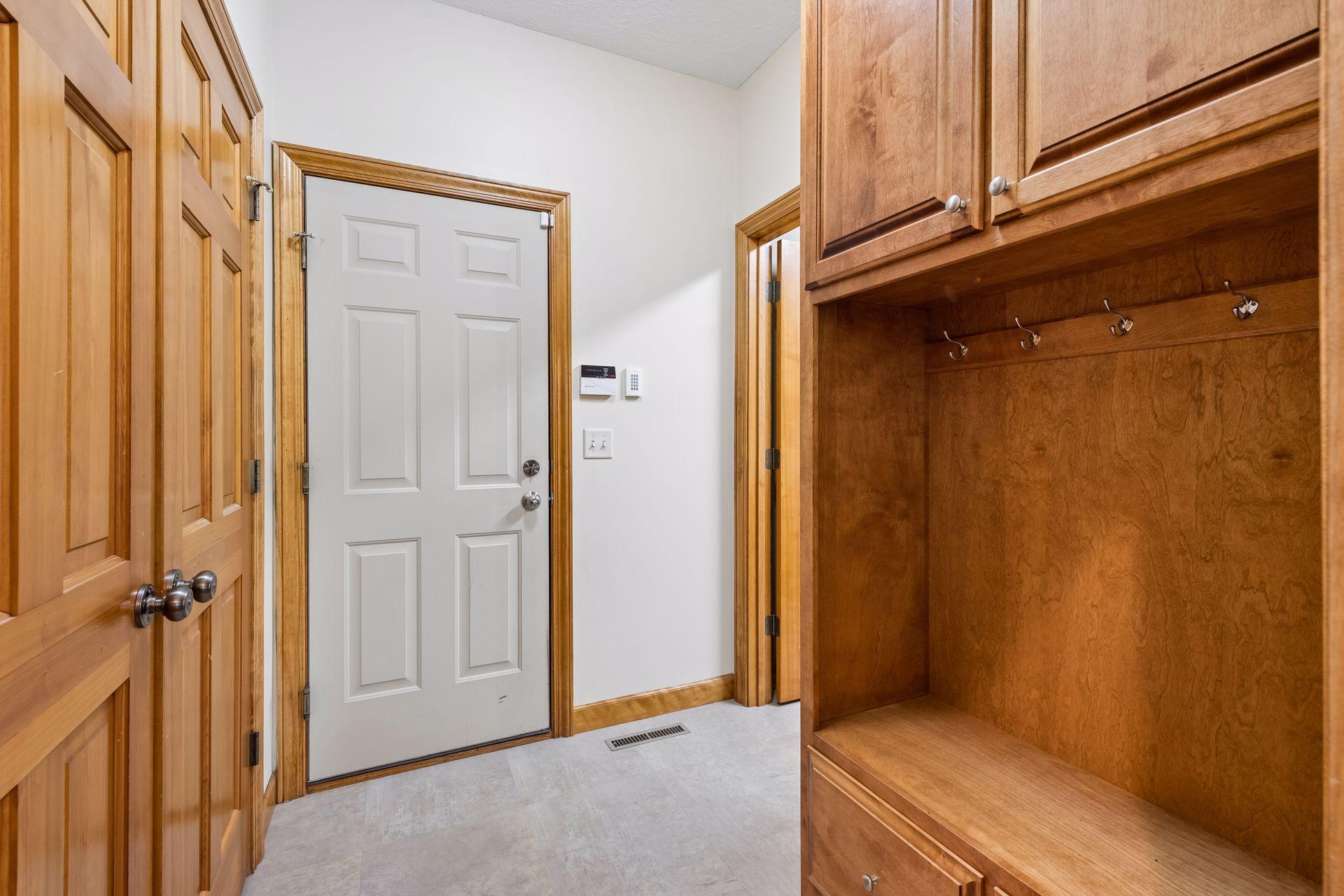 Back mudroom has helpful lockers
