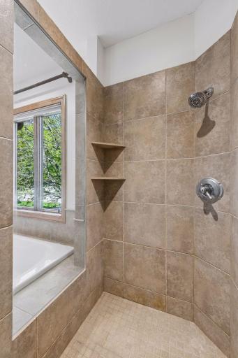 1676 Isabella Parkway, Chaska, MN 55318