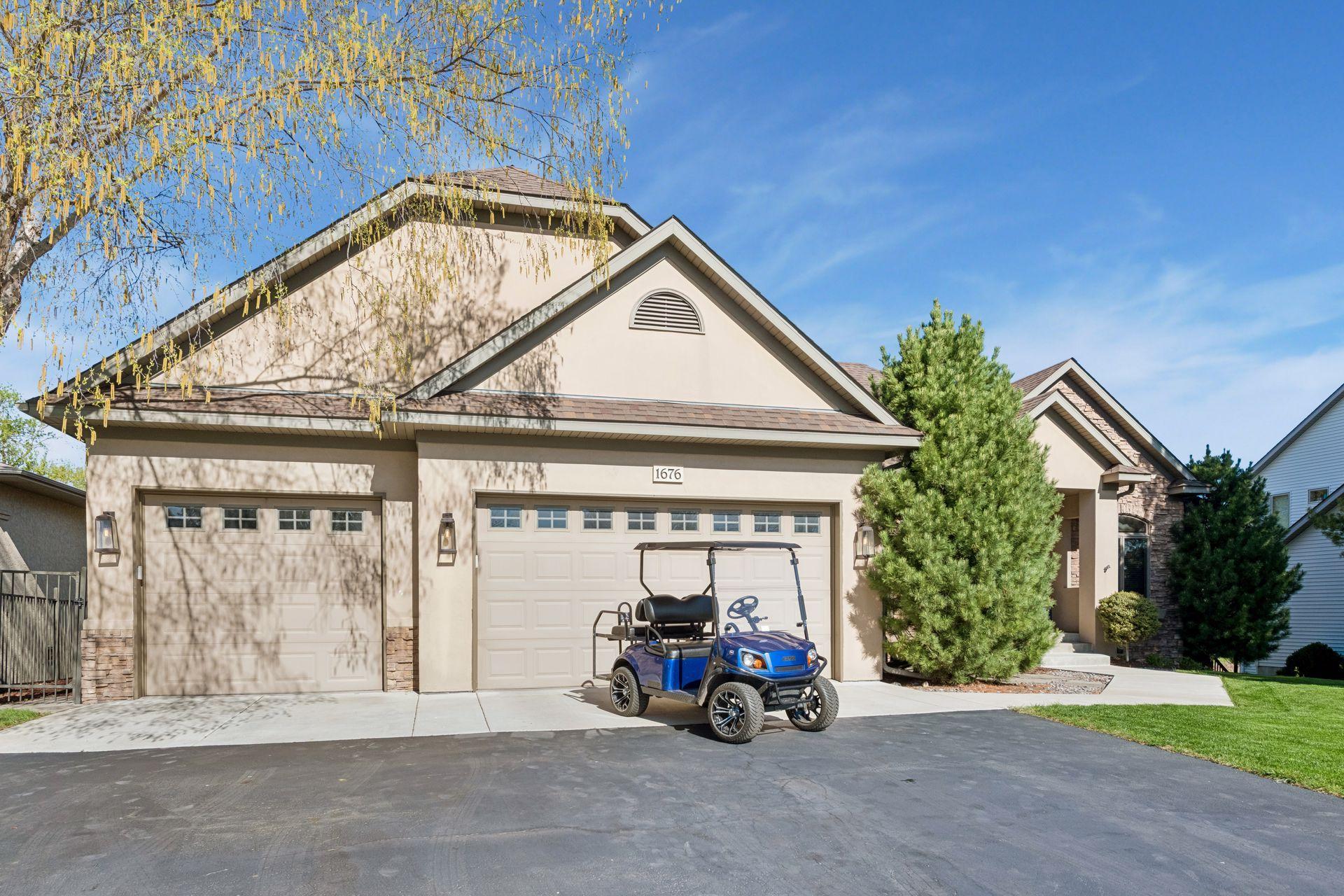 Take a golf cart up to the clubhouse for drinks and dinner, or to play a quick round