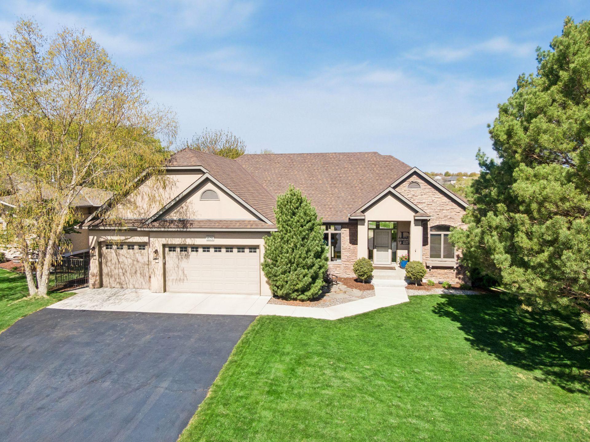 One-level living on Chaska Town Course with pool