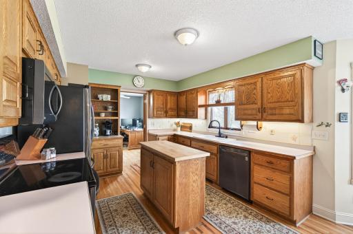 10_19430_Marmoset_St_NW10_mls.jpg