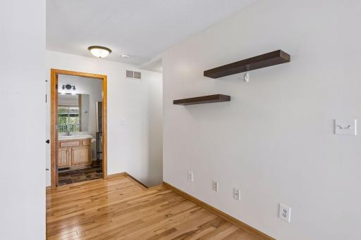 1587 County Road D East - Spacecrafting - 0006.jpg